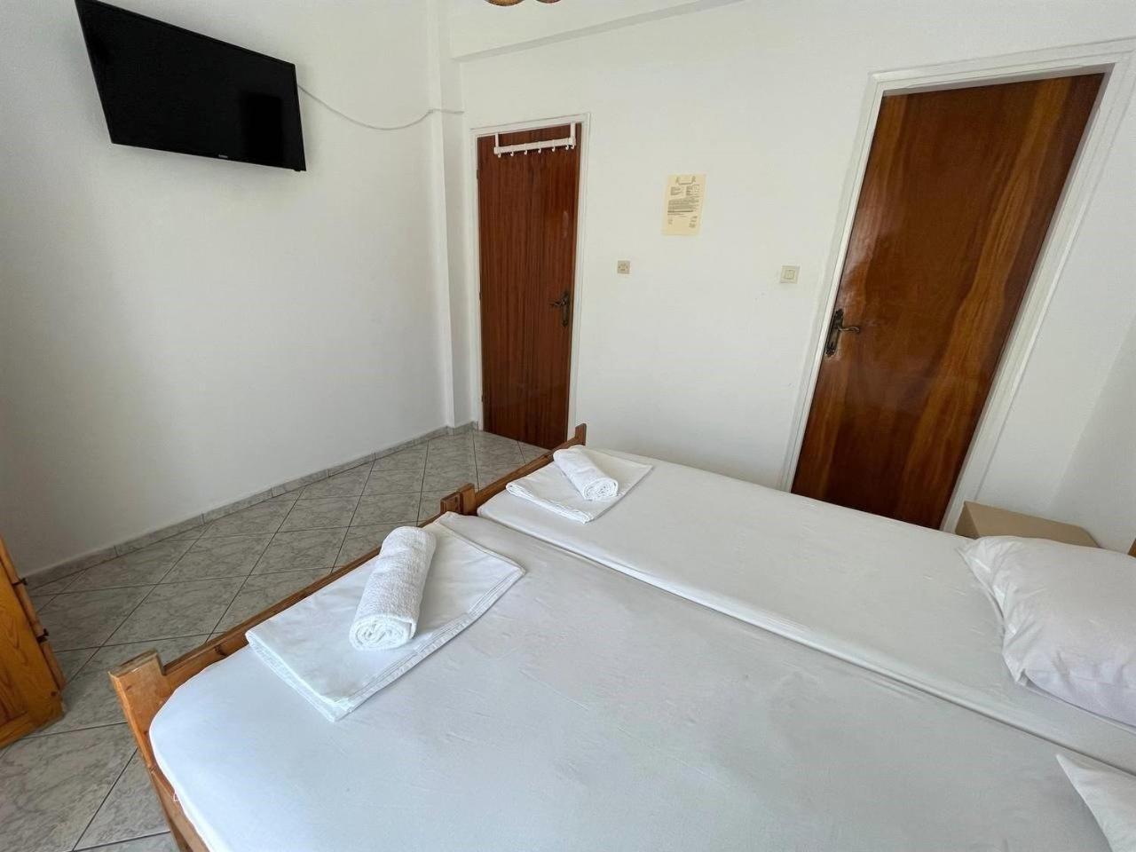 Seagarden 2 Hotel Potos Bagian luar foto